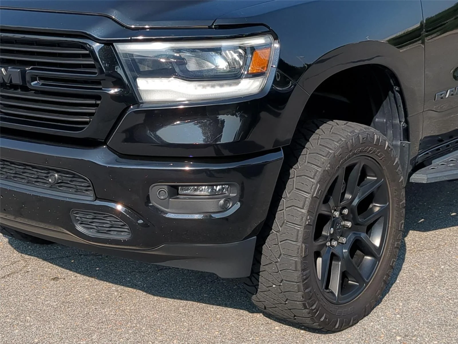 Used 2024  RAM TRUCK LARAM image 9