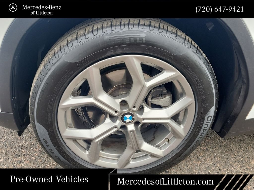 Used 2022 White BMW sDrive30i image 10