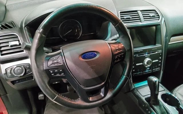 Used 2017 Red Ford Limited image 24