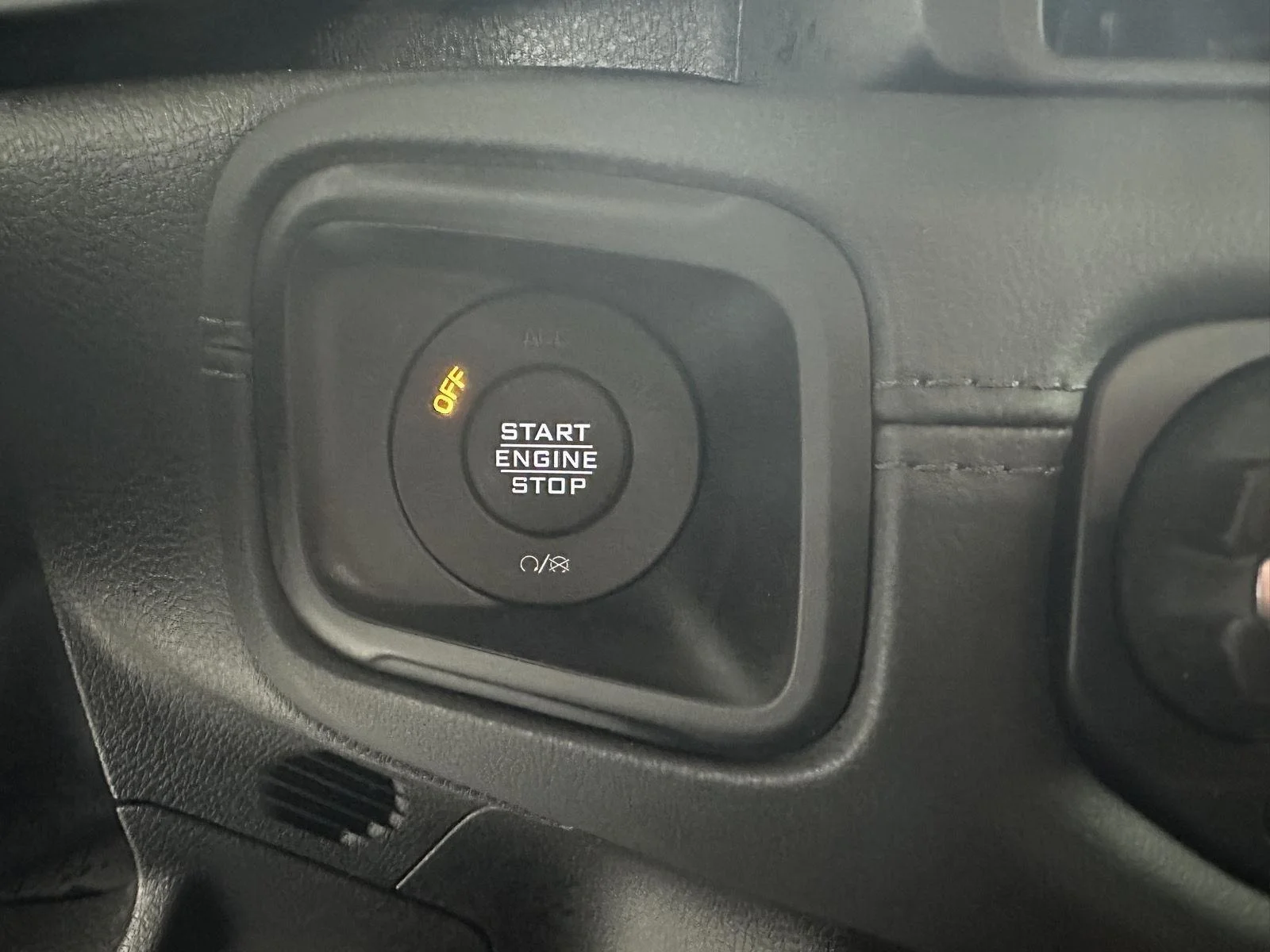 Used 2024 Bright White Jeep Sahara image 15