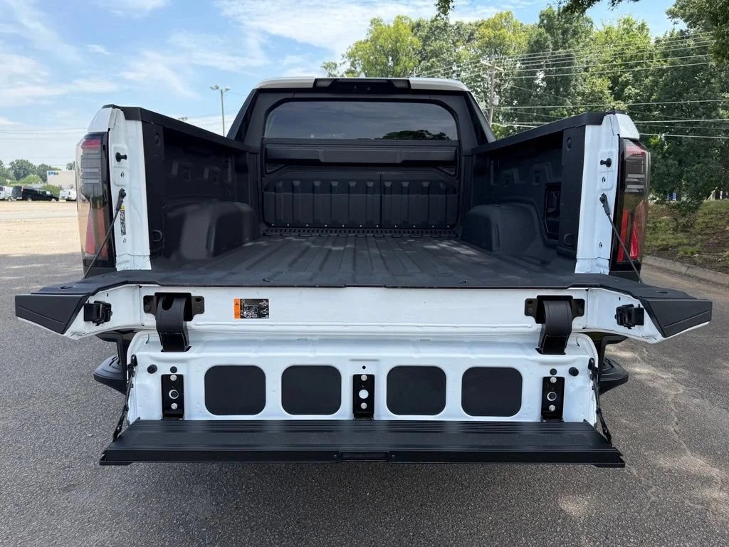 Used 2026 Summit White GMC Elevation Extended Range image 36