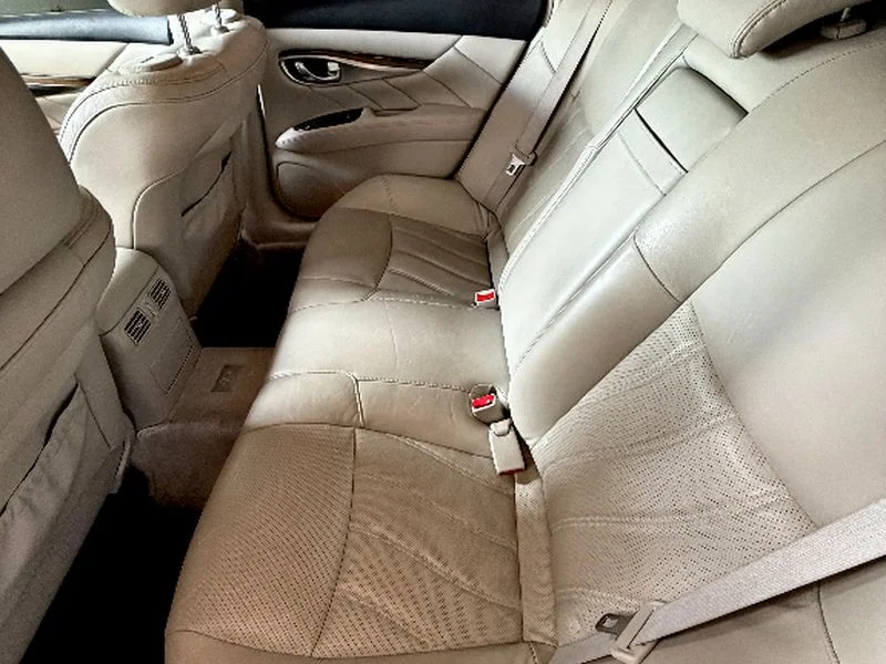 Used 2011 Black Obsidian INFINITI Base image 6