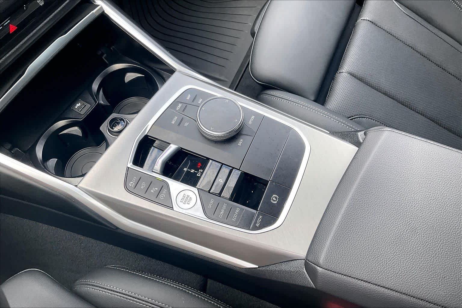 2026 BMW 3 Series 330i - Photo 16