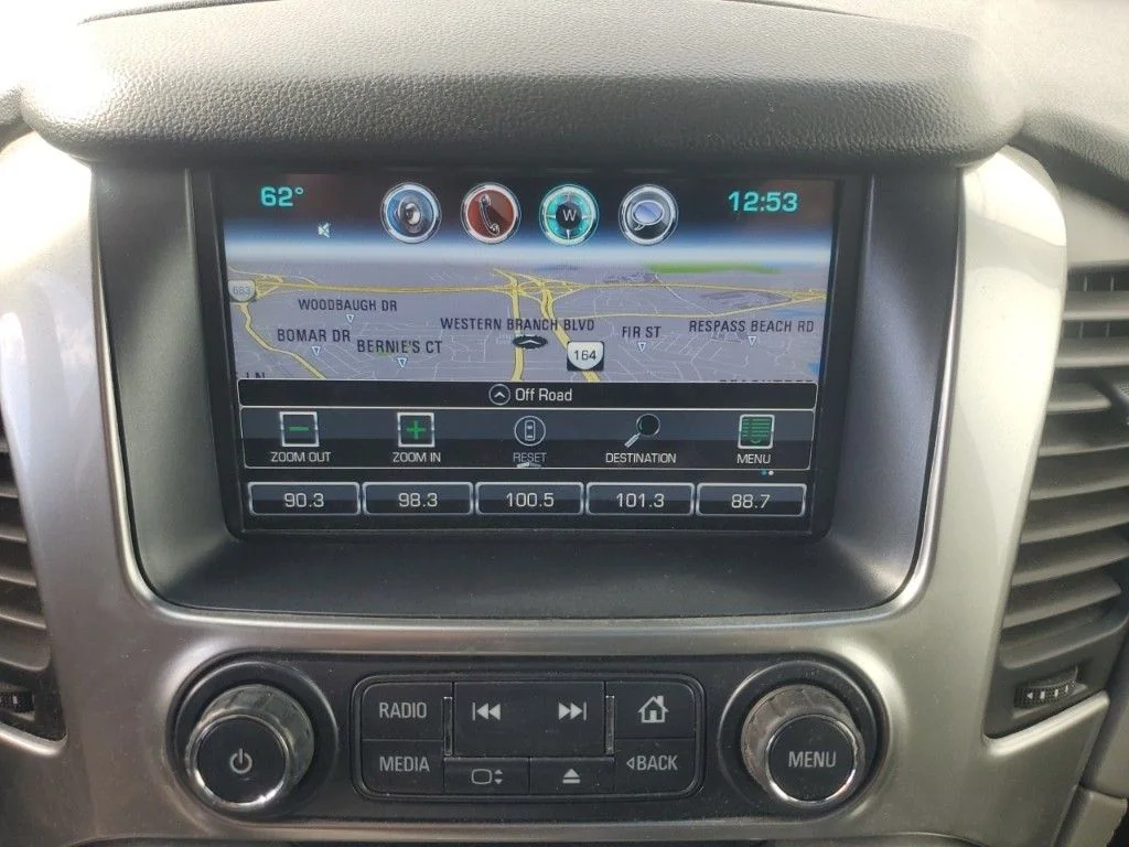 Used 2019 White Chevrolet LT image 17