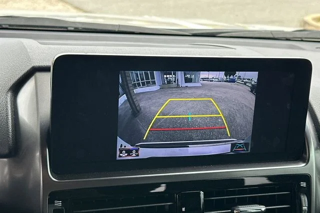 Used 2022  Lexus 460 image 24