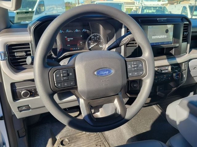 2025 Ford F-350 Super Duty Chassis Cab XL