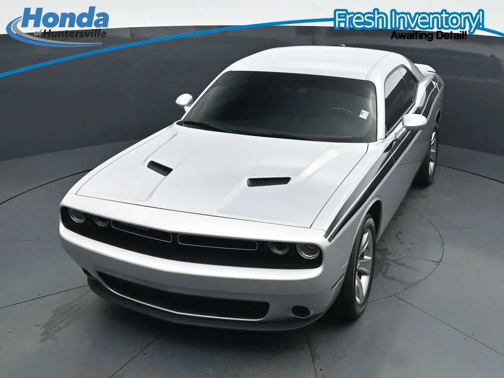 Used 2021 Triple Nickel Clearcoat Dodge SXT image 19