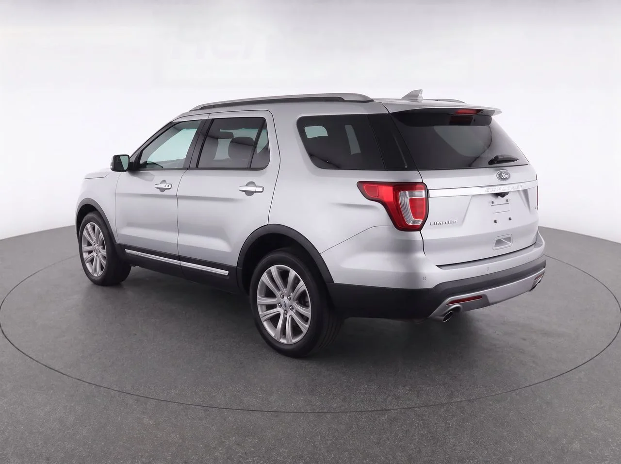 Used 2017 Silver Ford Limited image 8