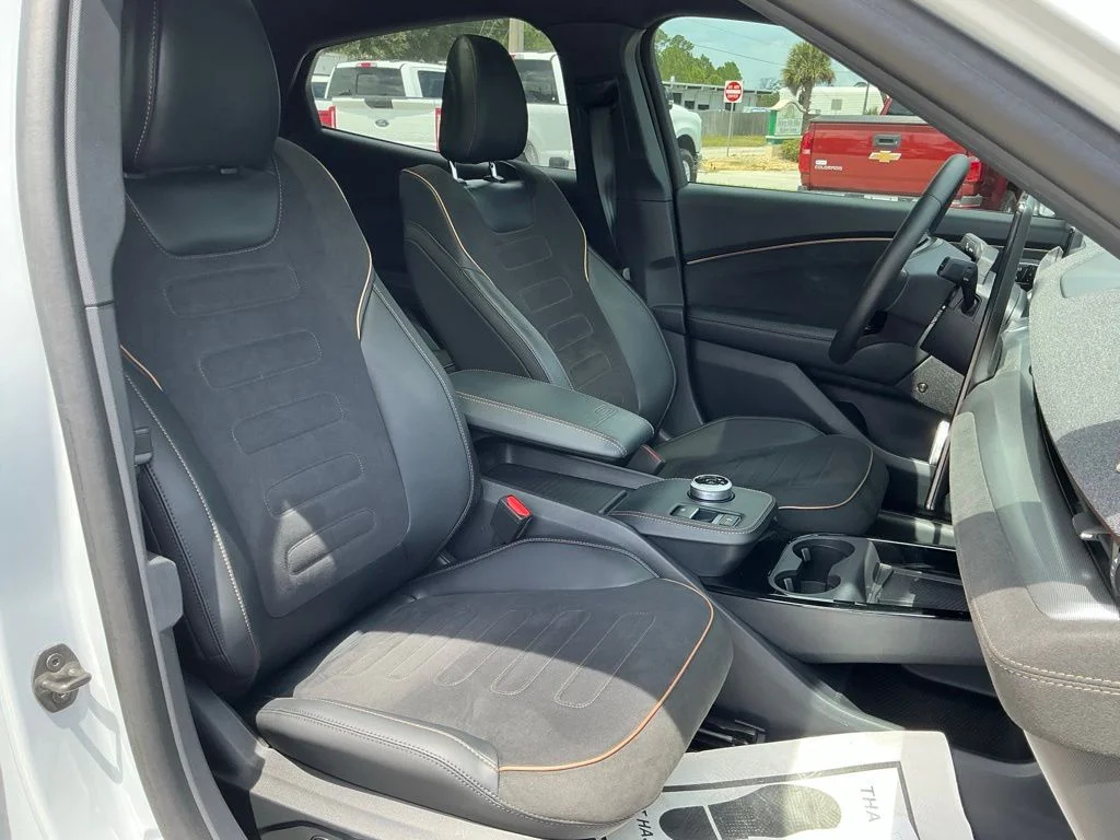 Used 2023 White Ford GT image 21