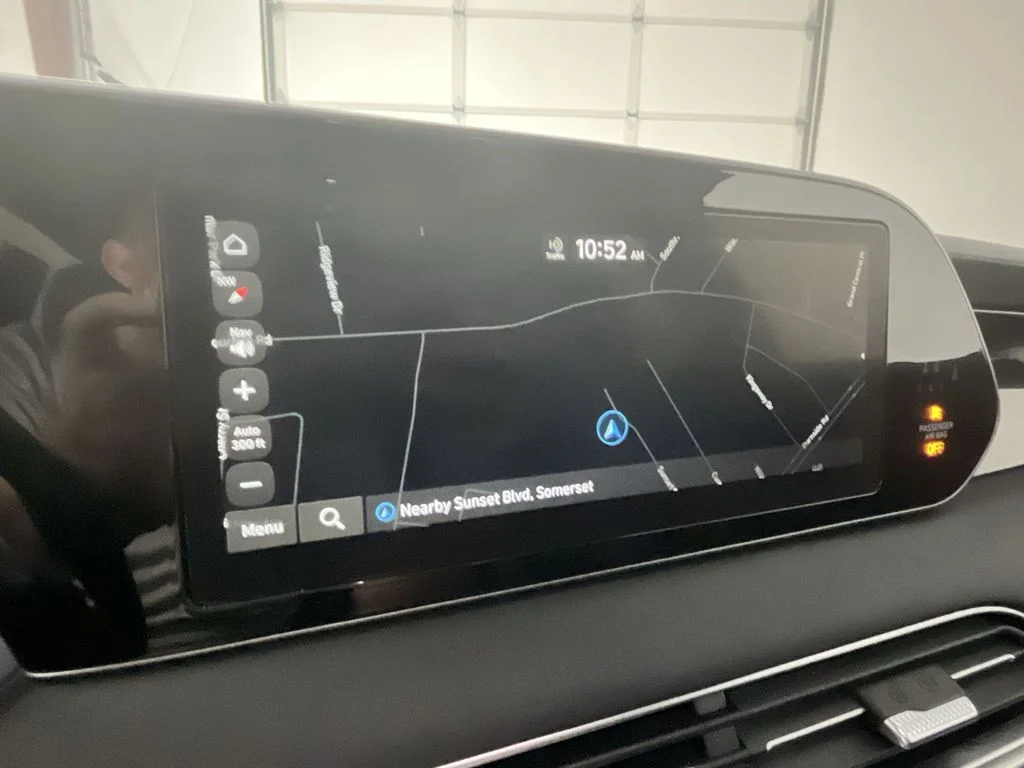 Used 2020 White Hyundai Limited image 22