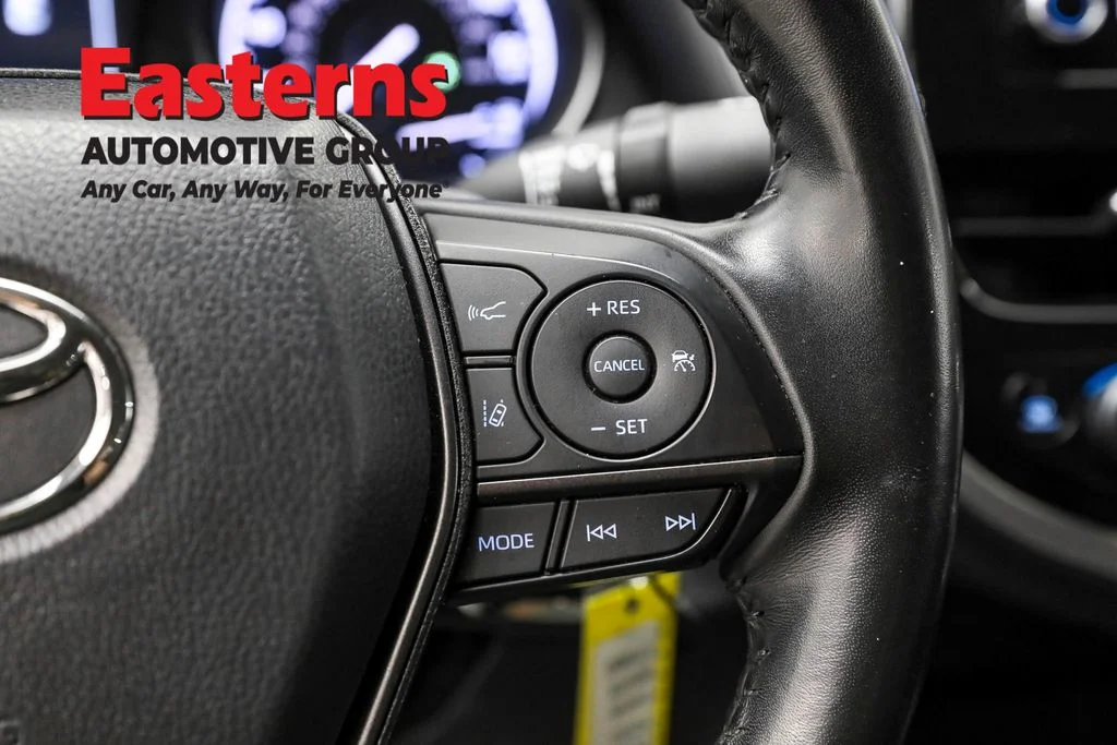 Used 2023 White Toyota SE image 16