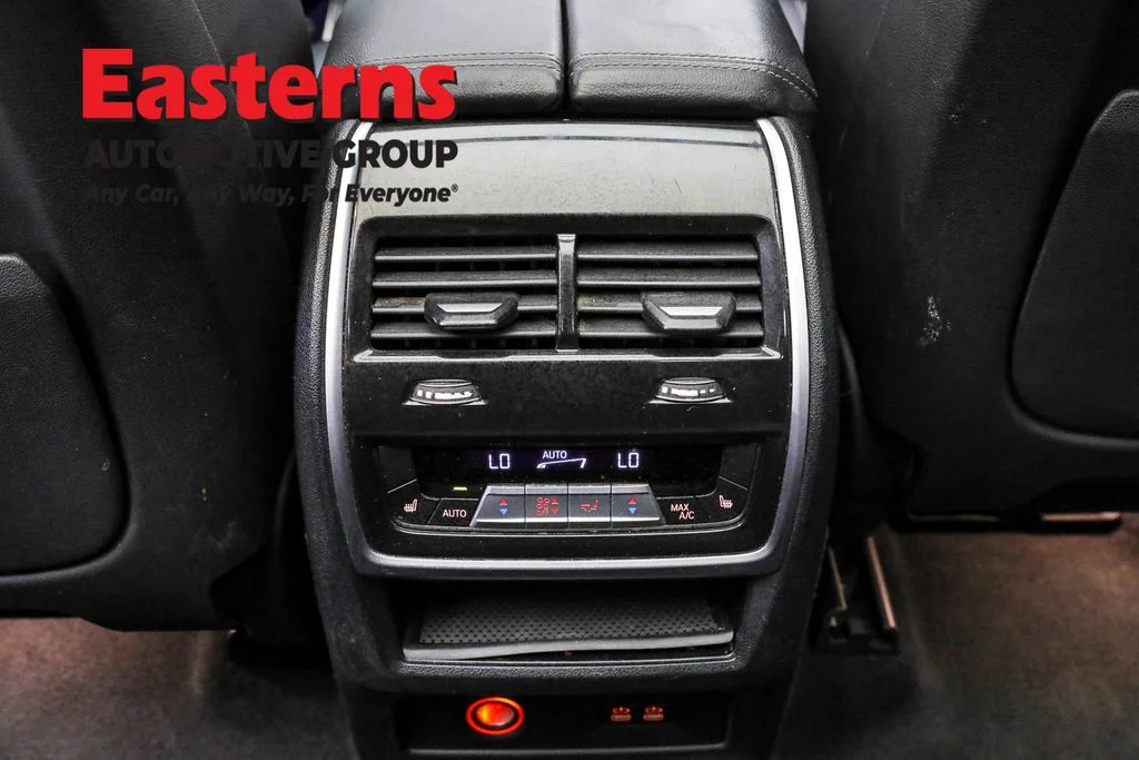 Used 2022 Gray BMW xDrive40i image 22