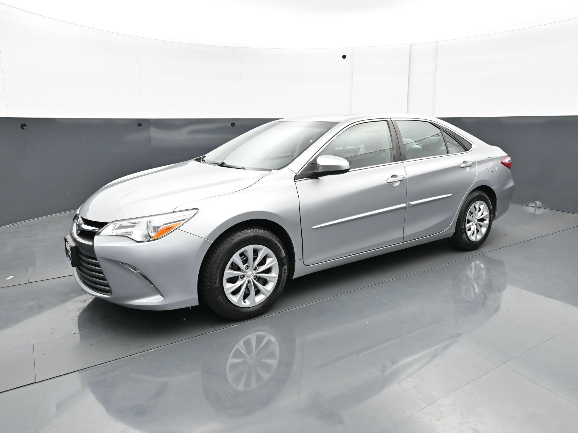 Used 2017 Toyota Camry LE with VIN 4T1BF1FK8HU773286 for sale in Burnsville, Minnesota