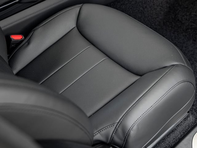 New 2026 Carpathian Grey Land Rover SE image 33