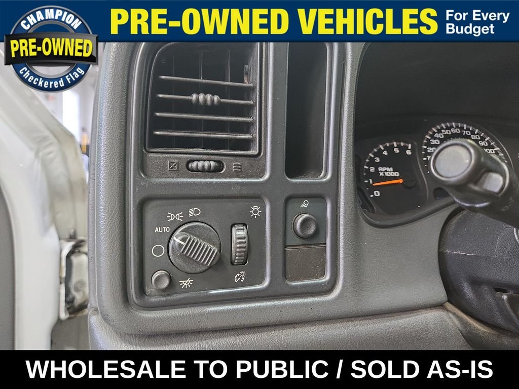 Used 2004 Summit White Chevrolet LS image 18