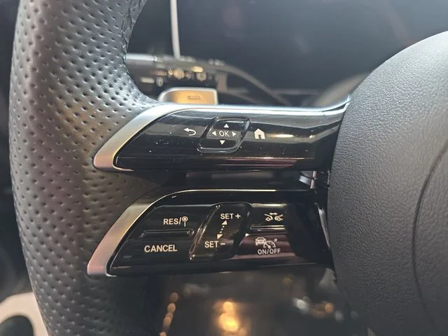Used 2023 Starling Blue Metallic Mercedes-Benz GLC 300 image 17