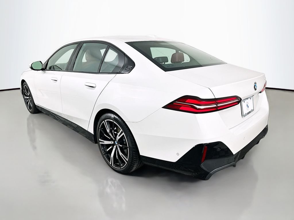 2025 BMW 5 Series 530i - Photo 7