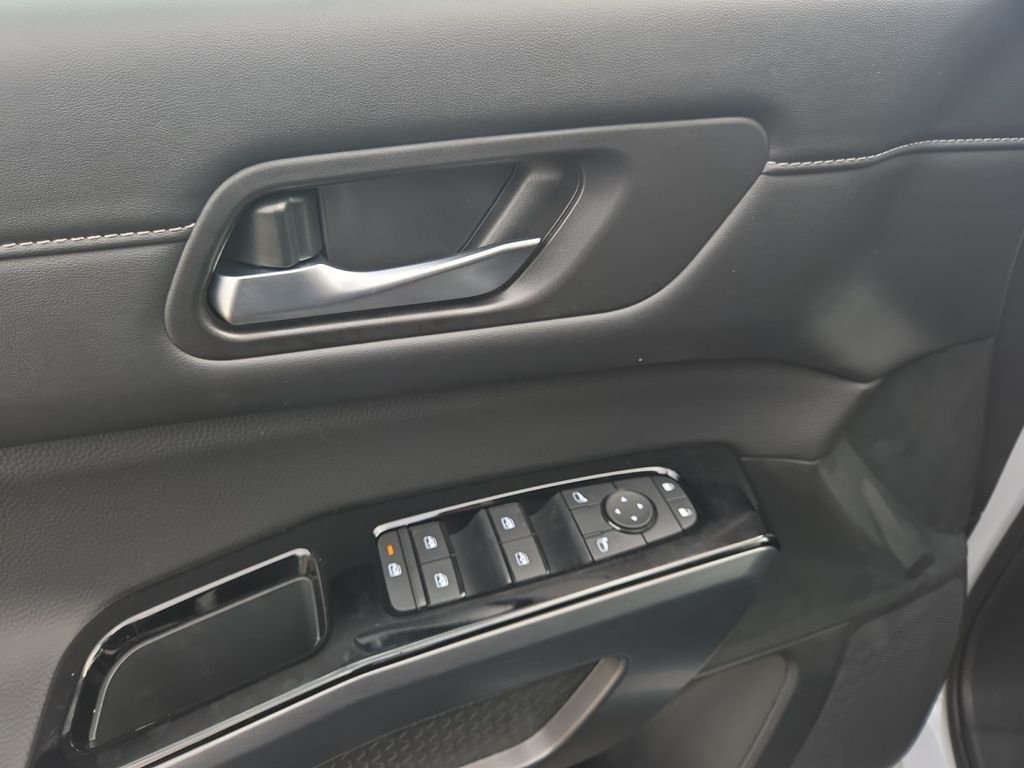 2026 Nissan Pathfinder SL - Photo 9