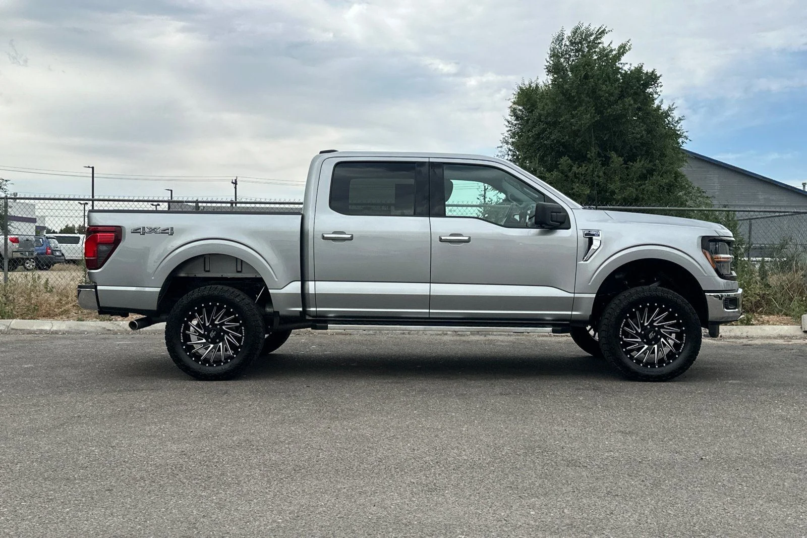 Used 2024 Silver Ford XLT image 2