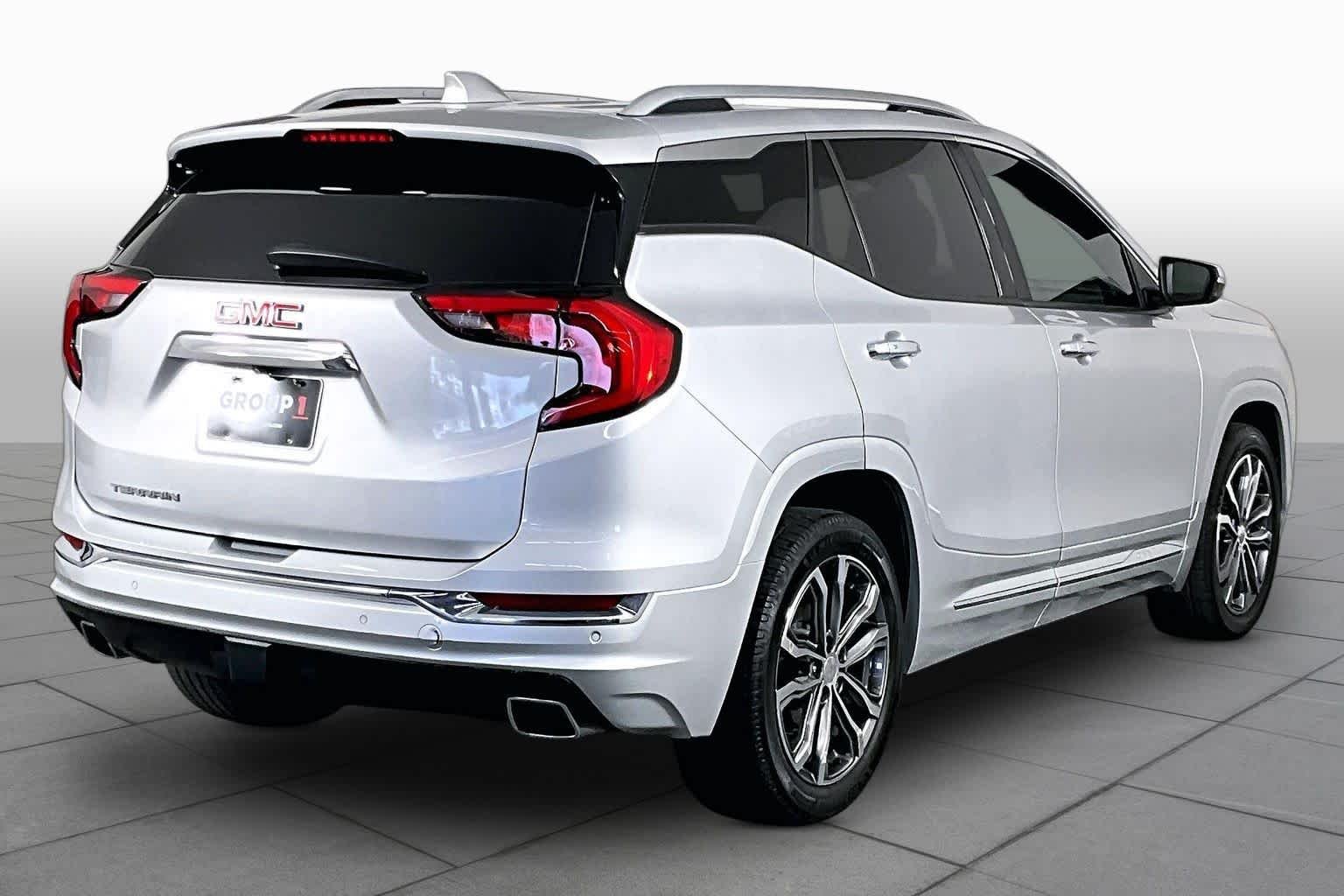 Used 2019 Quicksilver Metallic GMC Denali image 12