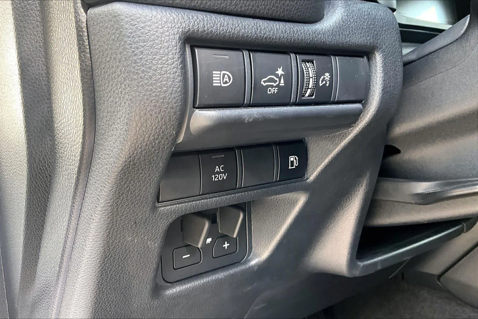 Used 2025 Ice Cap Toyota 1958 image 32