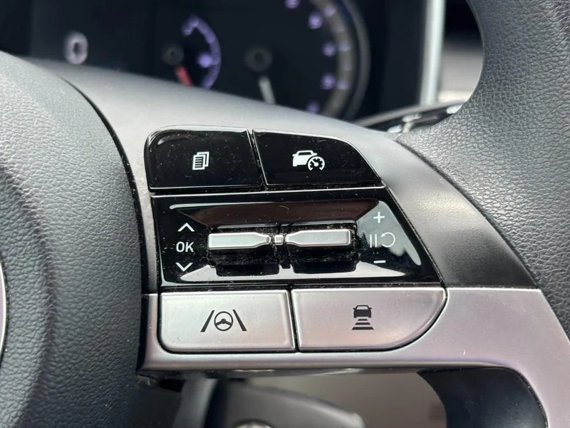 Used 2024 Gray Hyundai SE image 19