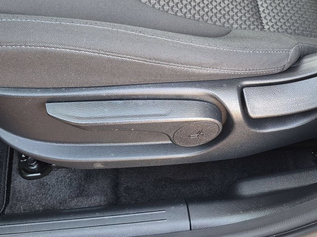 Certified Used 2025 Steel Gray Kia LX image 35