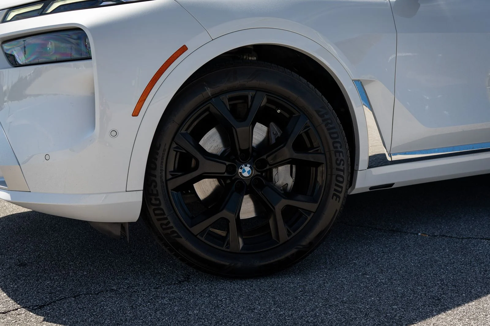 Used 2023 White BMW xDrive40i image 7