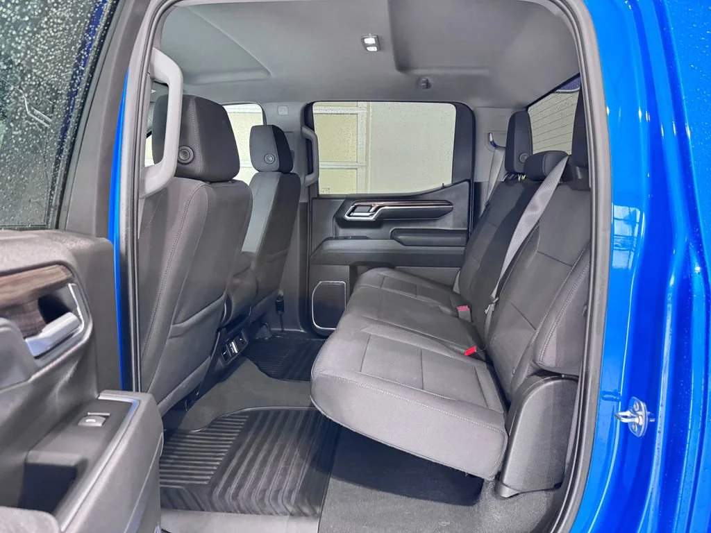 2025 Chevrolet Silverado 1500 LT - Photo 11