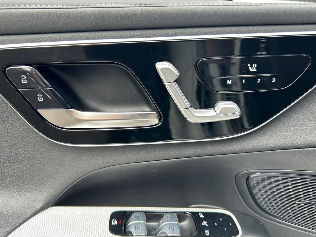 New 2026 Polar White Mercedes-Benz GLC 300 image 11