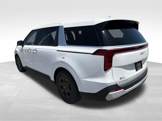 New 2026 Snow White Pearl Kia LXS image 5