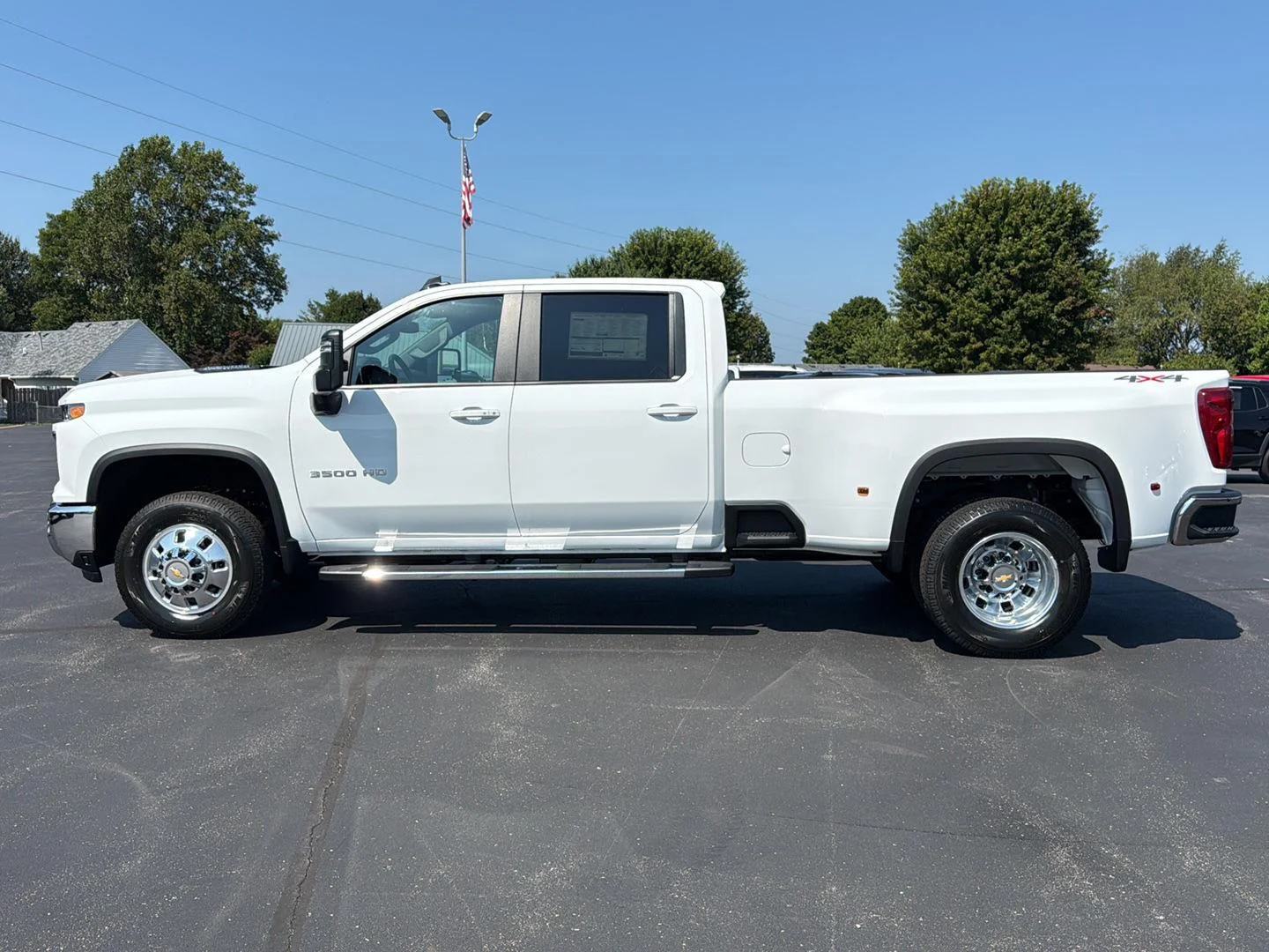 New 2026 Summit White Chevrolet LT DRW image 8