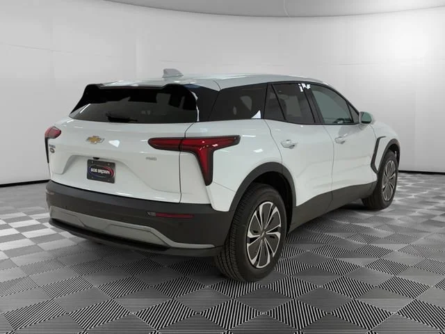 Certified Used 2025 Summit White Chevrolet LT image 5