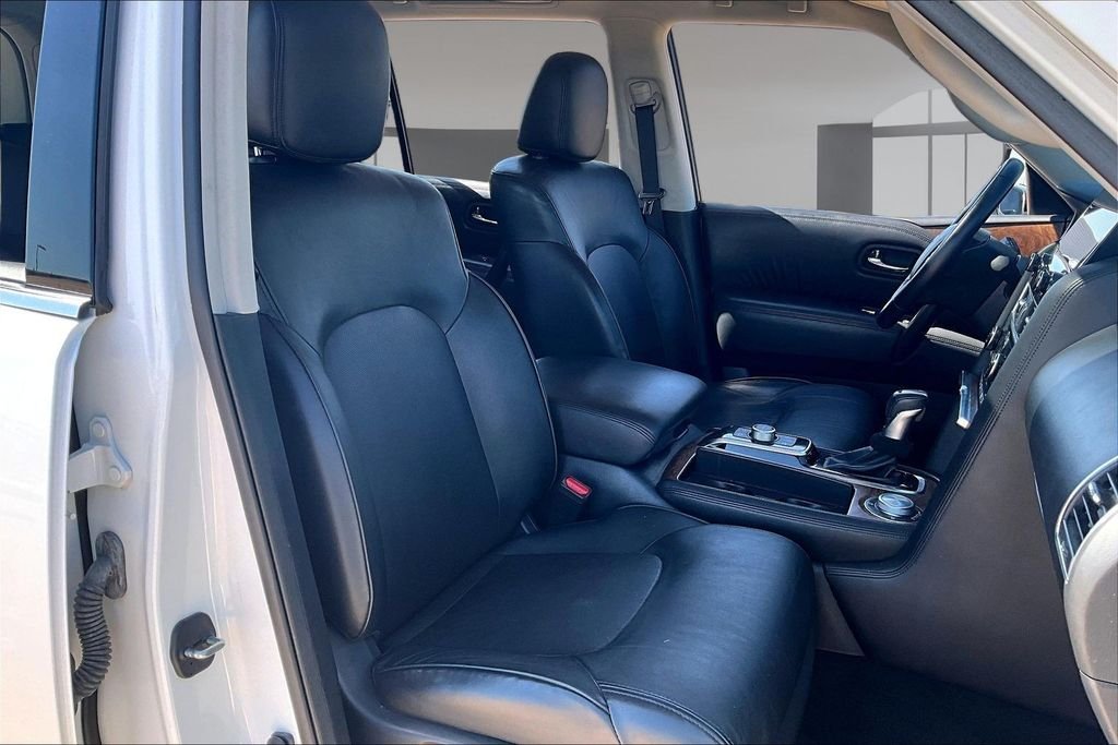 Used 2022 White Nissan SL image 7