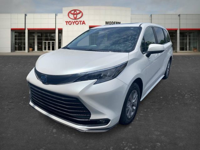 2025 Toyota Sienna XLE
