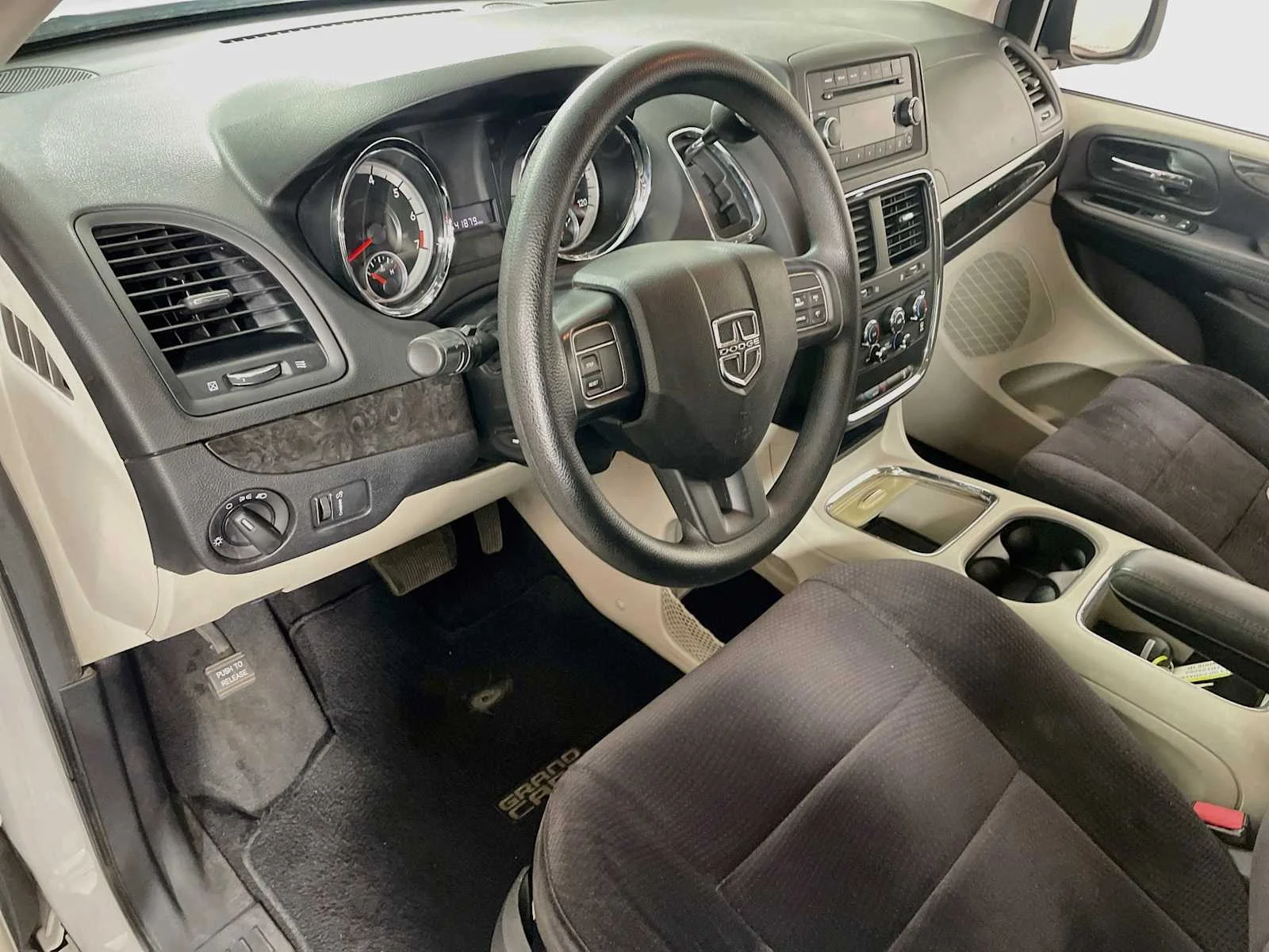 Used 2014 Bright White Clearcoat Dodge SXT image 7
