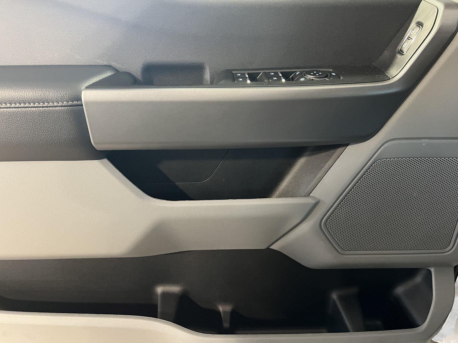 New 2026 Oxford White Ford XL image 15