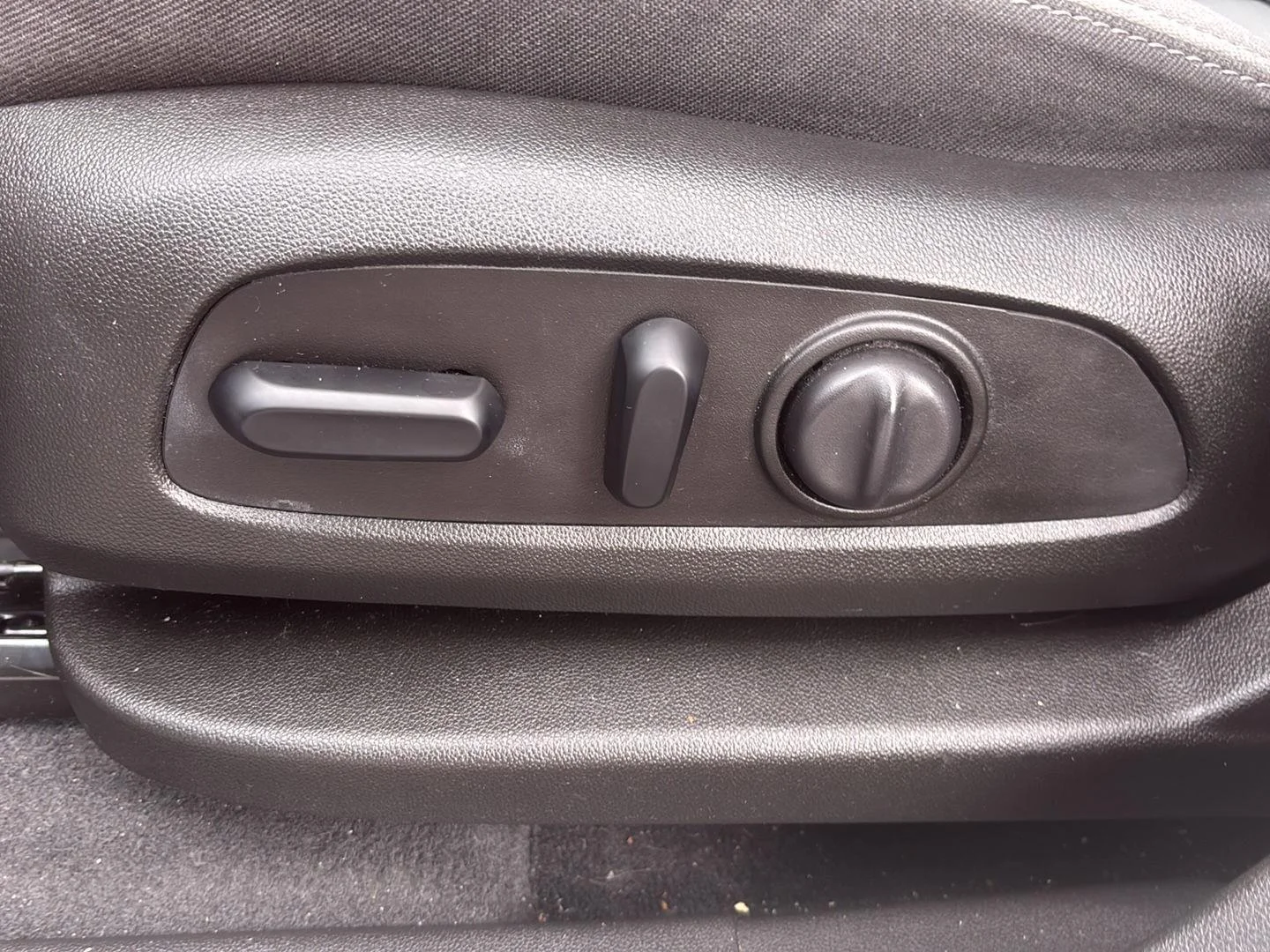 Used 2021 Silver Ice Metallic Chevrolet LT image 10