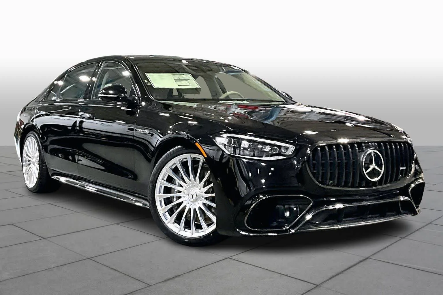 2025 Mercedes-Benz S-Class S 63 - Photo 2