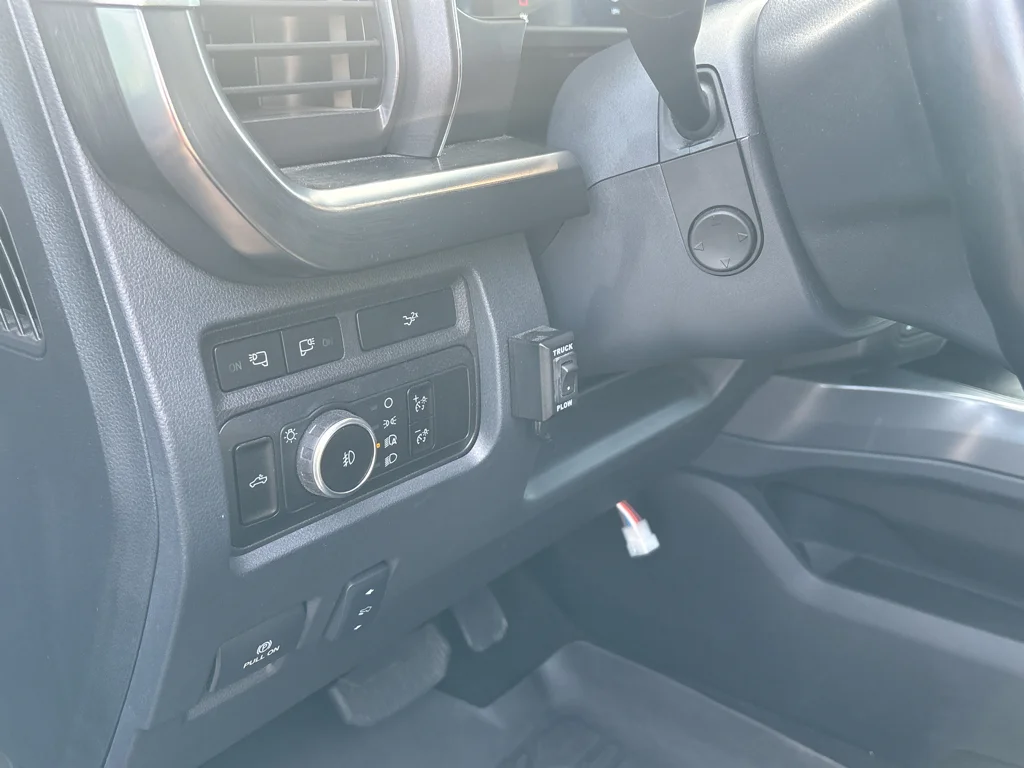 Used 2024 Gray Ford LARIAT image 11