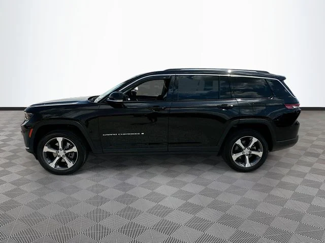 Used 2023 Black Jeep Limited image 8