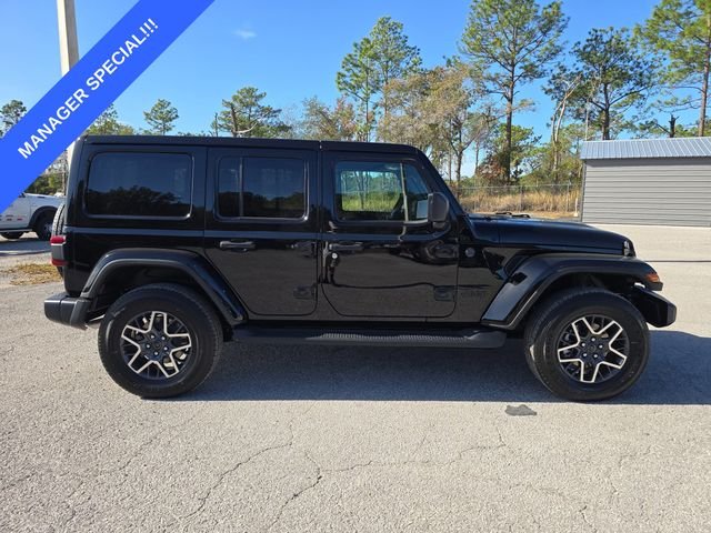 New 2026 Black Clear-Coat Exterior Paint Jeep Sahara image 3