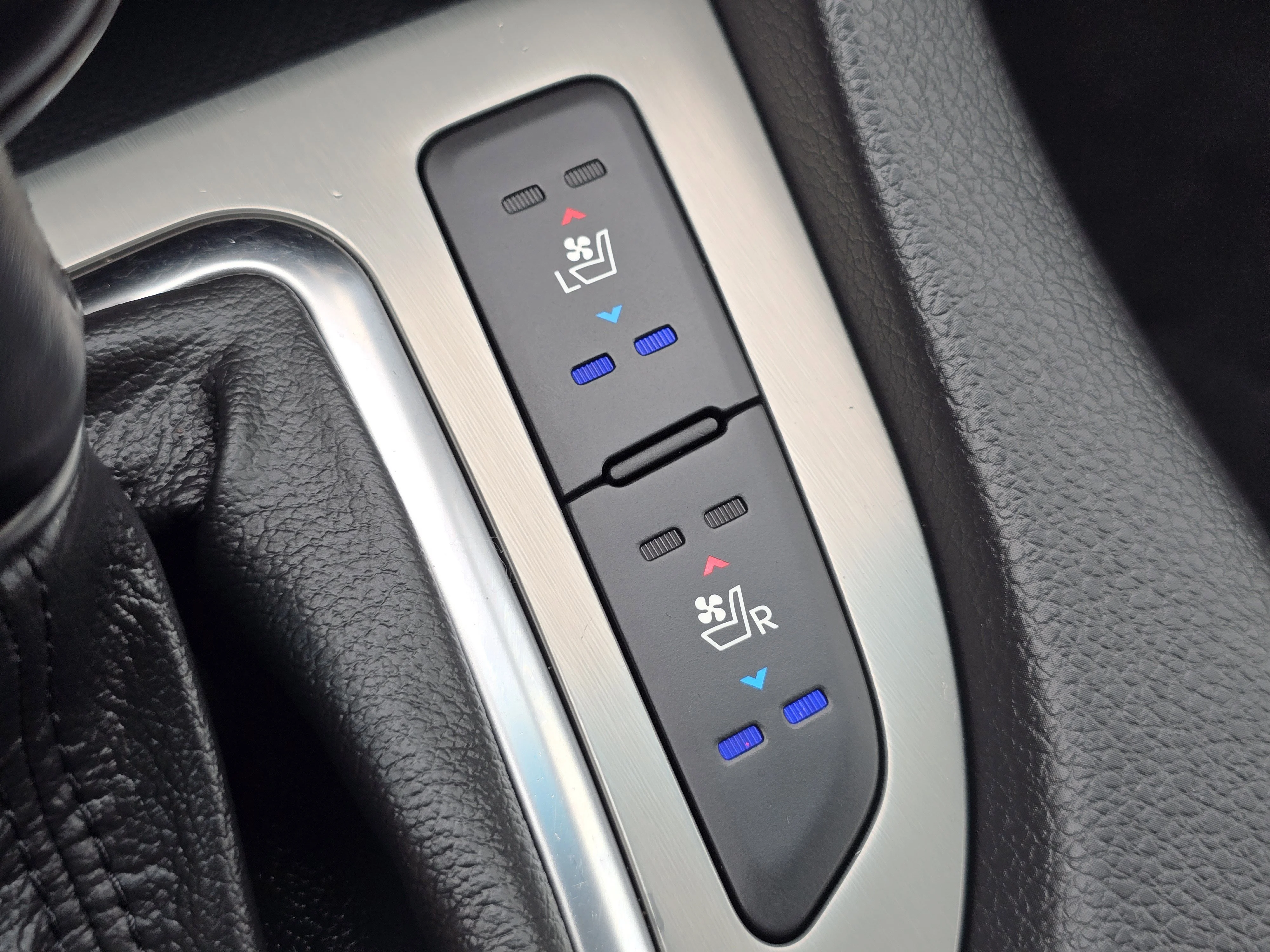 Used 2014 Satin Metal Kia SX Turbo image 8