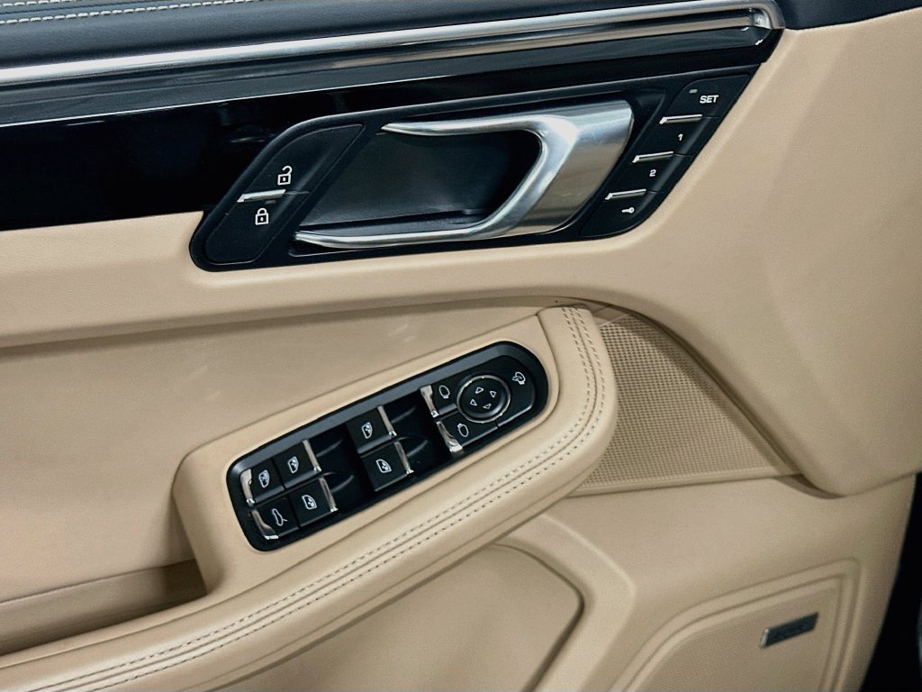 Used 2025 Black Porsche  image 19