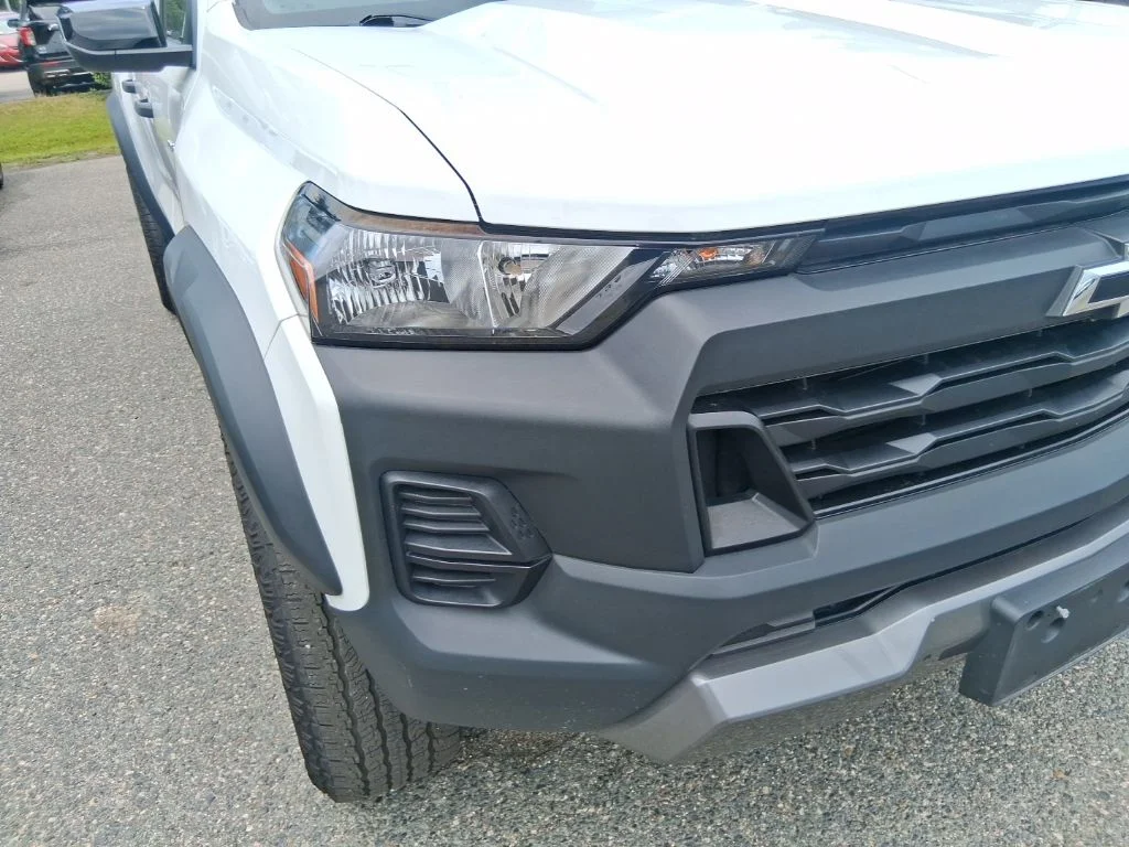 Used 2024 White Chevrolet Trail Boss image 16
