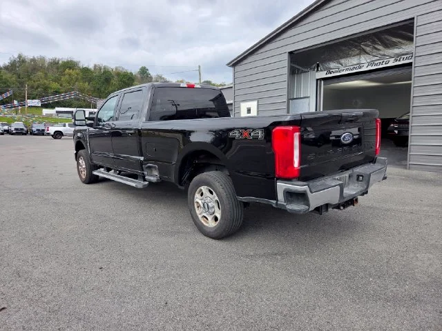 Used 2025 Black Metallic Ford XLT image 9