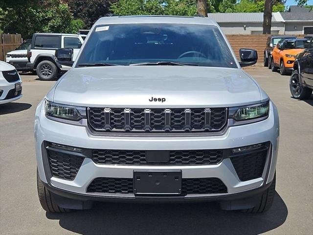 New 2026 Silver Zynith Exterior Paint Jeep Limited image 2