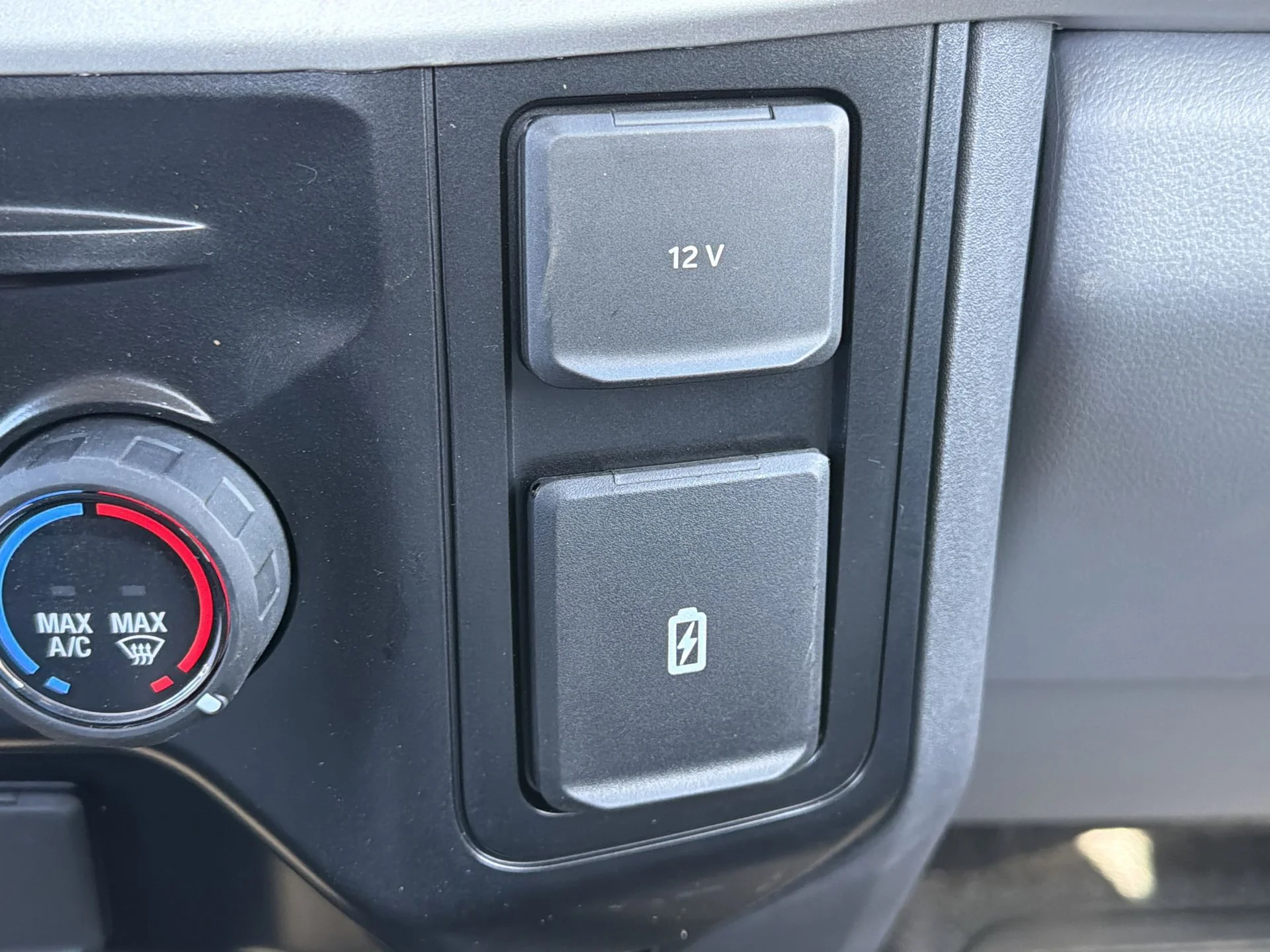 New 2025 Oxford White Ford F-450® XL image 7