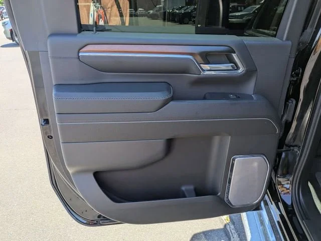 Used 2024 Onyx Black GMC Denali image 29