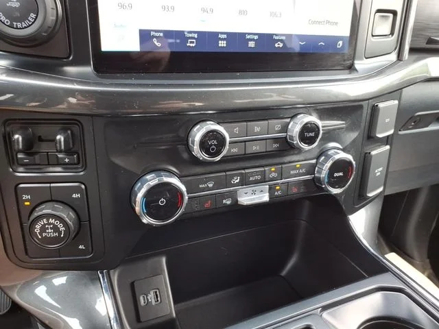Used 2022 White Ford XLT image 22